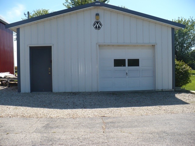 18430 East Twombly Road Rochelle, IL 61068 - Photo 25 of 25 a front view of a house