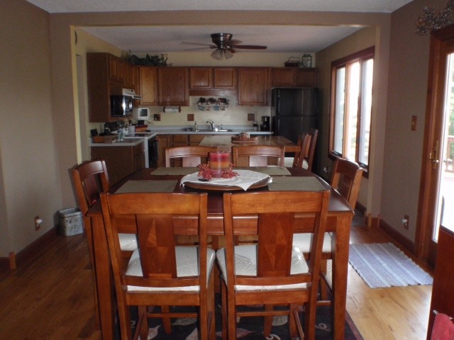 18430 East Twombly Road Rochelle, IL 61068 - Photo 7 of 25 a dining room with furniture and window