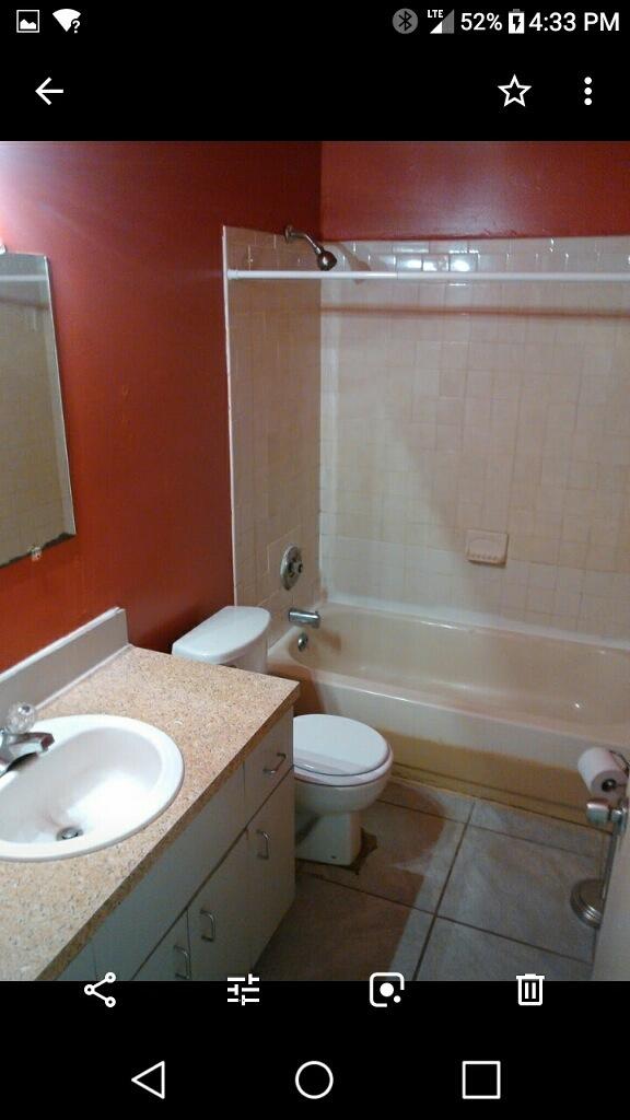 1109 West 28th Street Riviera Beach, FL 33404 - Photo 7 of 7 Bath