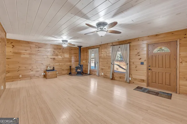 $470,000 | 215 Stonehedge Drive, Clarkesville, GA 30523