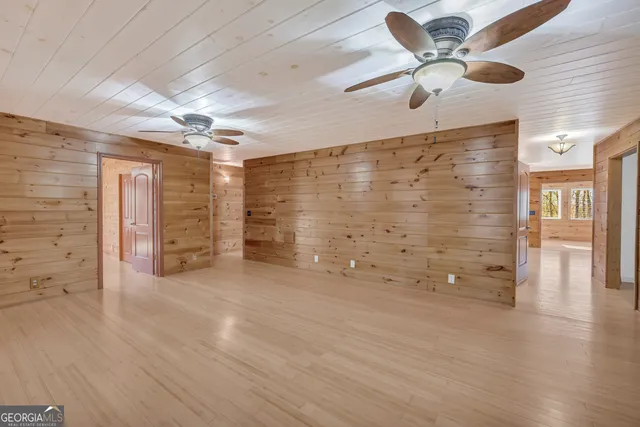 $470,000 | 215 Stonehedge Drive, Clarkesville, GA 30523