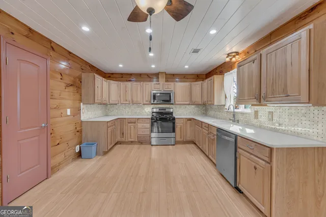 $470,000 | 215 Stonehedge Drive, Clarkesville, GA 30523