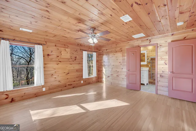 $470,000 | 215 Stonehedge Drive, Clarkesville, GA 30523