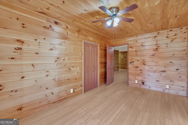 $470,000 | 215 Stonehedge Drive, Clarkesville, GA 30523