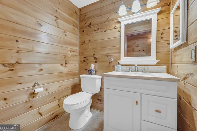 $470,000 | 215 Stonehedge Drive, Clarkesville, GA 30523