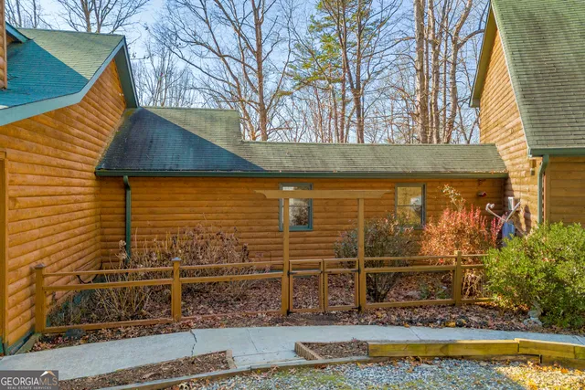 $470,000 | 215 Stonehedge Drive, Clarkesville, GA 30523