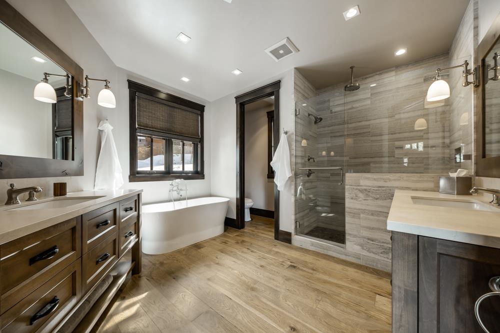 8454 Newhall Drive Truckee, CA 96161 - Photo 14 of 21