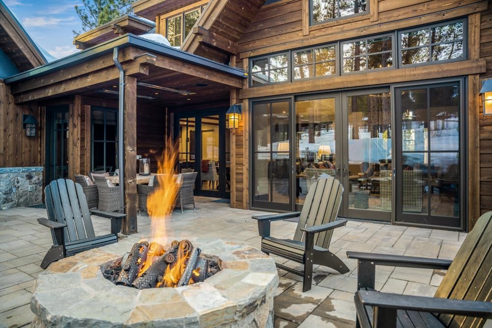 8454 Newhall Drive Truckee, CA 96161 - Photo 10 of 21 a view of a patio with a table and chairs