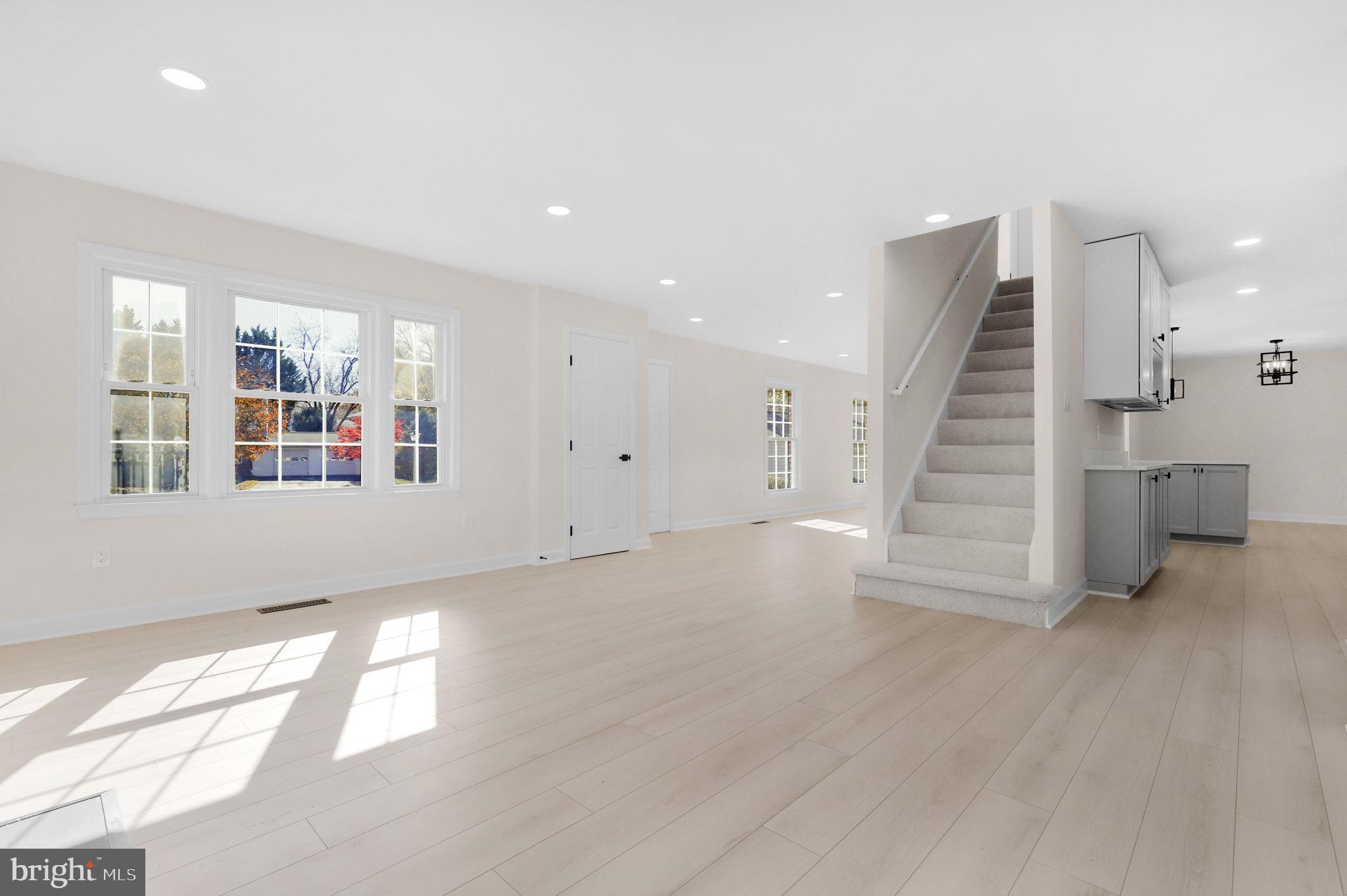 9 Joshua Tree Court Gaithersburg, MD 20878 - Photo 3 of 63 Entrance/Foyer