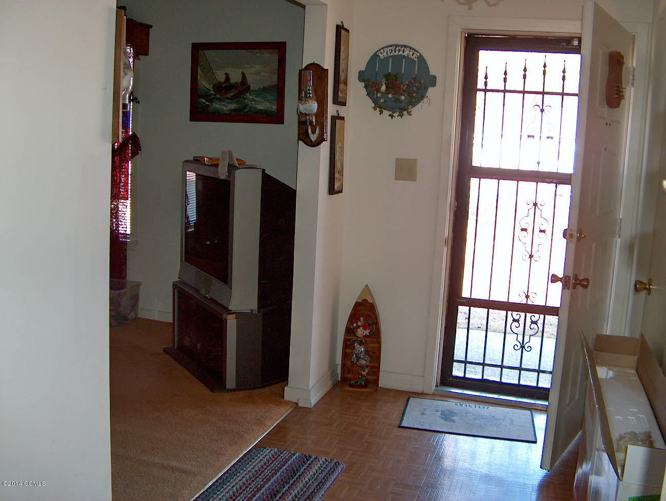 111 Riverside Drive Beaufort, NC 28516 - Photo 3 of 10 FOYER