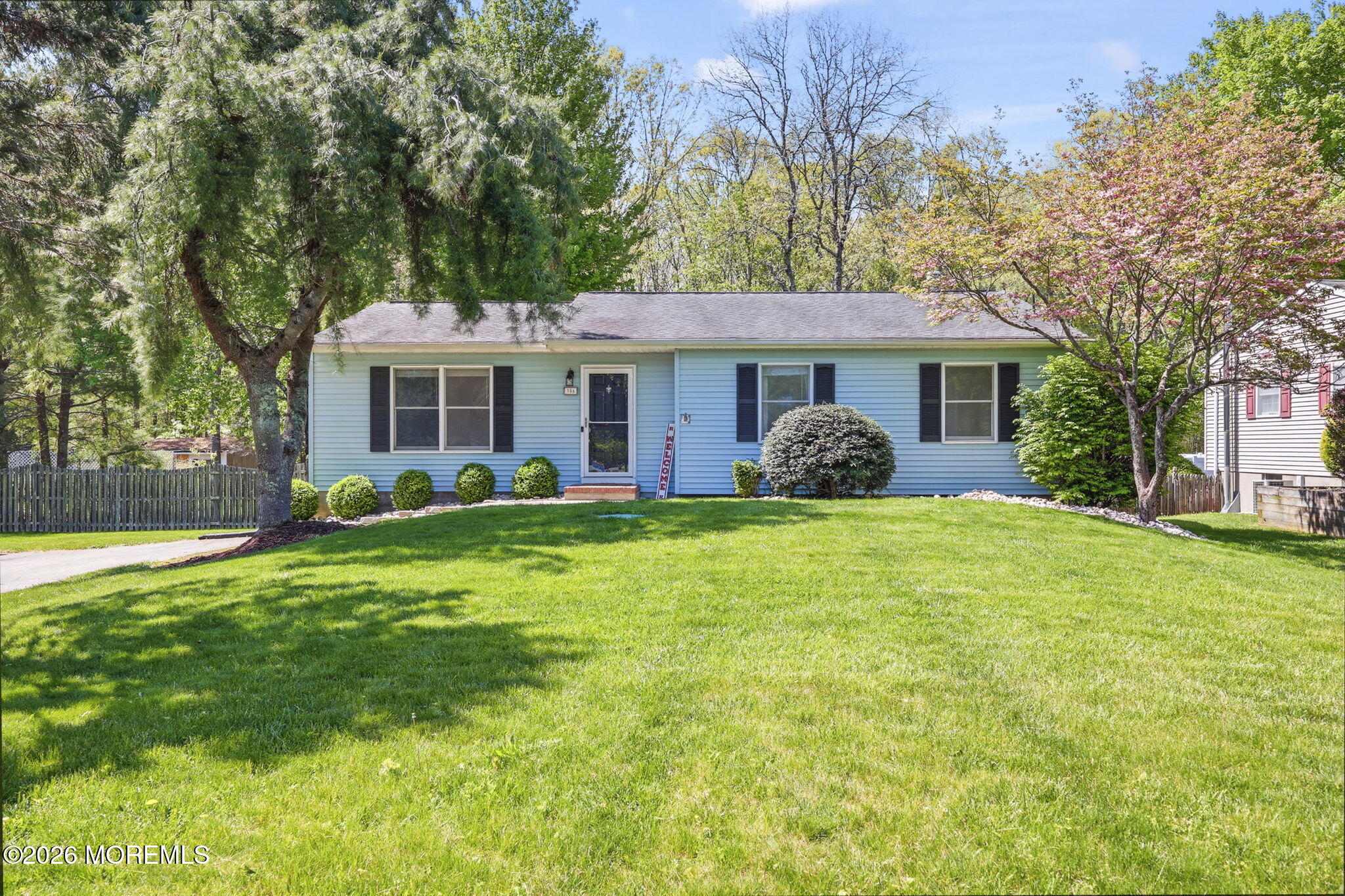 356 Leesville Road Jackson, NJ 08527 - Photo 5 of 46 a house view with a garden space
