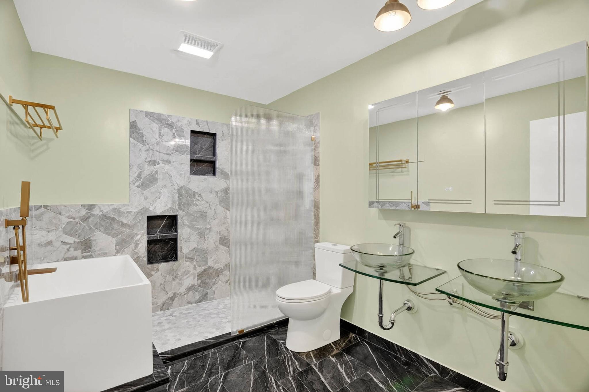 7033 Mink Hollow Road Highland, MD 20777 - Photo 32 of 79 Primary Bath