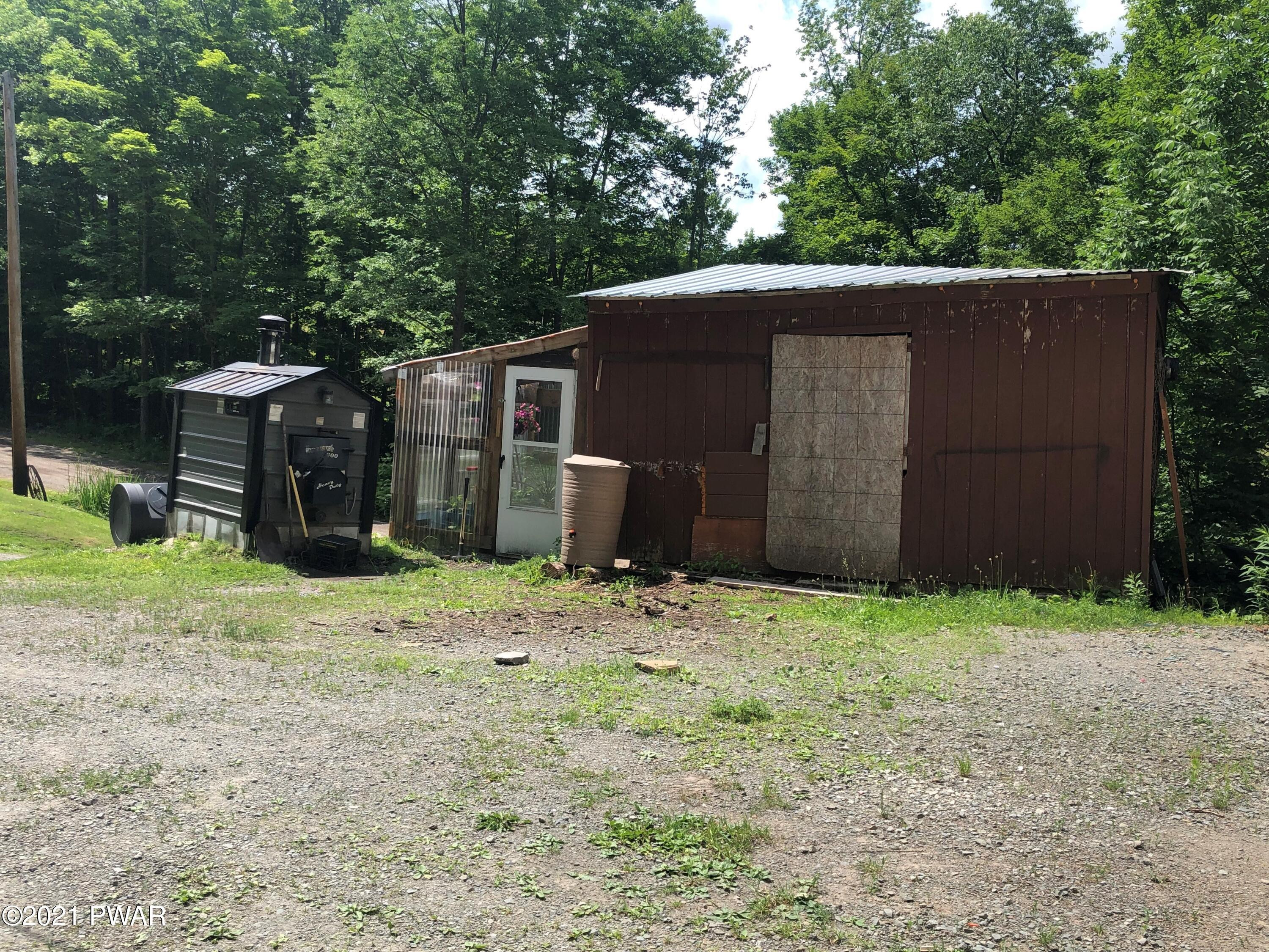 444 Pleasant Valley Road Starlight, PA 18461 - Photo 22 of 24 out by hot house