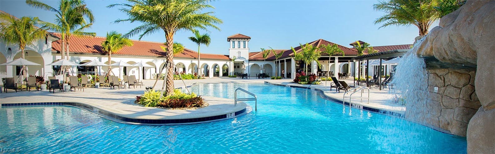 11856 Arboretum Run Drive, Unit 102 Fort Myers, FL 33913 - Photo 41 of 47 a view of a house with swimming pool and sitting area