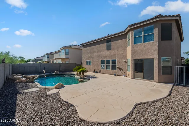 $2,295 | 1039 South Grenoble, Mesa, AZ 85208