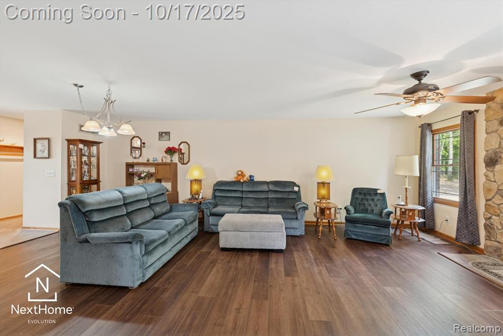 17401 Hannan Road New Boston, MI 48164 - Photo 9 of 46
