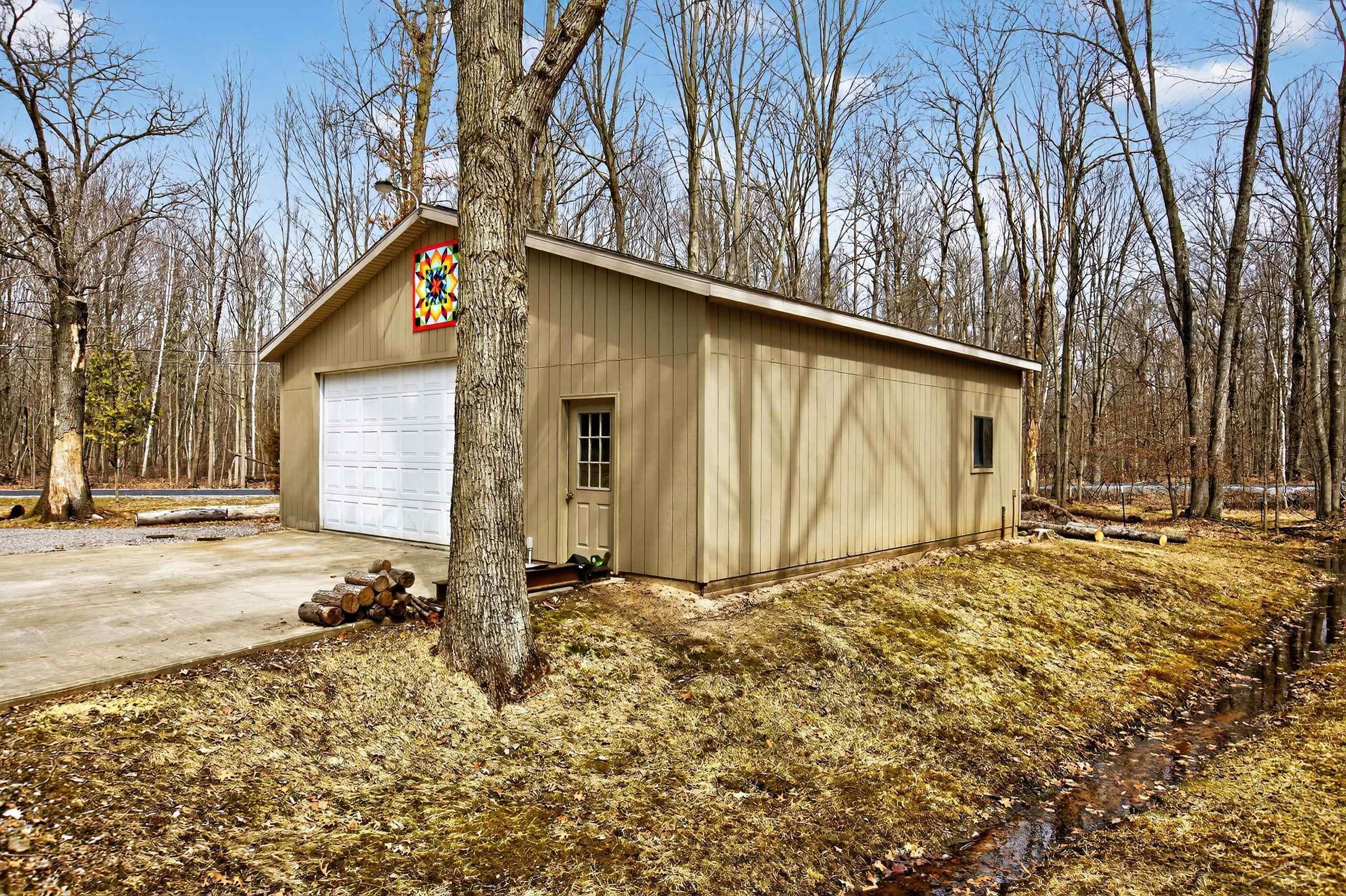 1636 East Siebert Road Midland, MI 48642 - Photo 50 of 61 50202572-b82ce245-9ec1-4384-91d2-cd21f4978140.JPG