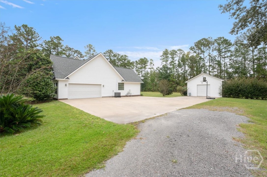 876 Old Darien Highway Riceboro, GA 31323 - Photo 29 of 38 2 car attached garage