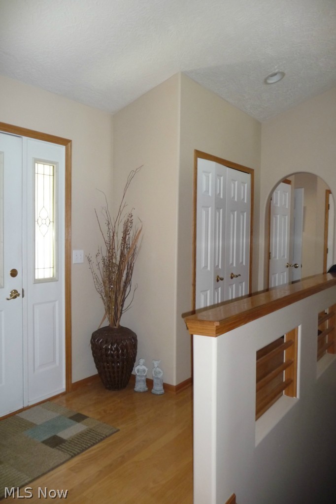 889 Lockwood Road Barberton, OH 44203 - Photo 3 of 21 Gallery Image 3