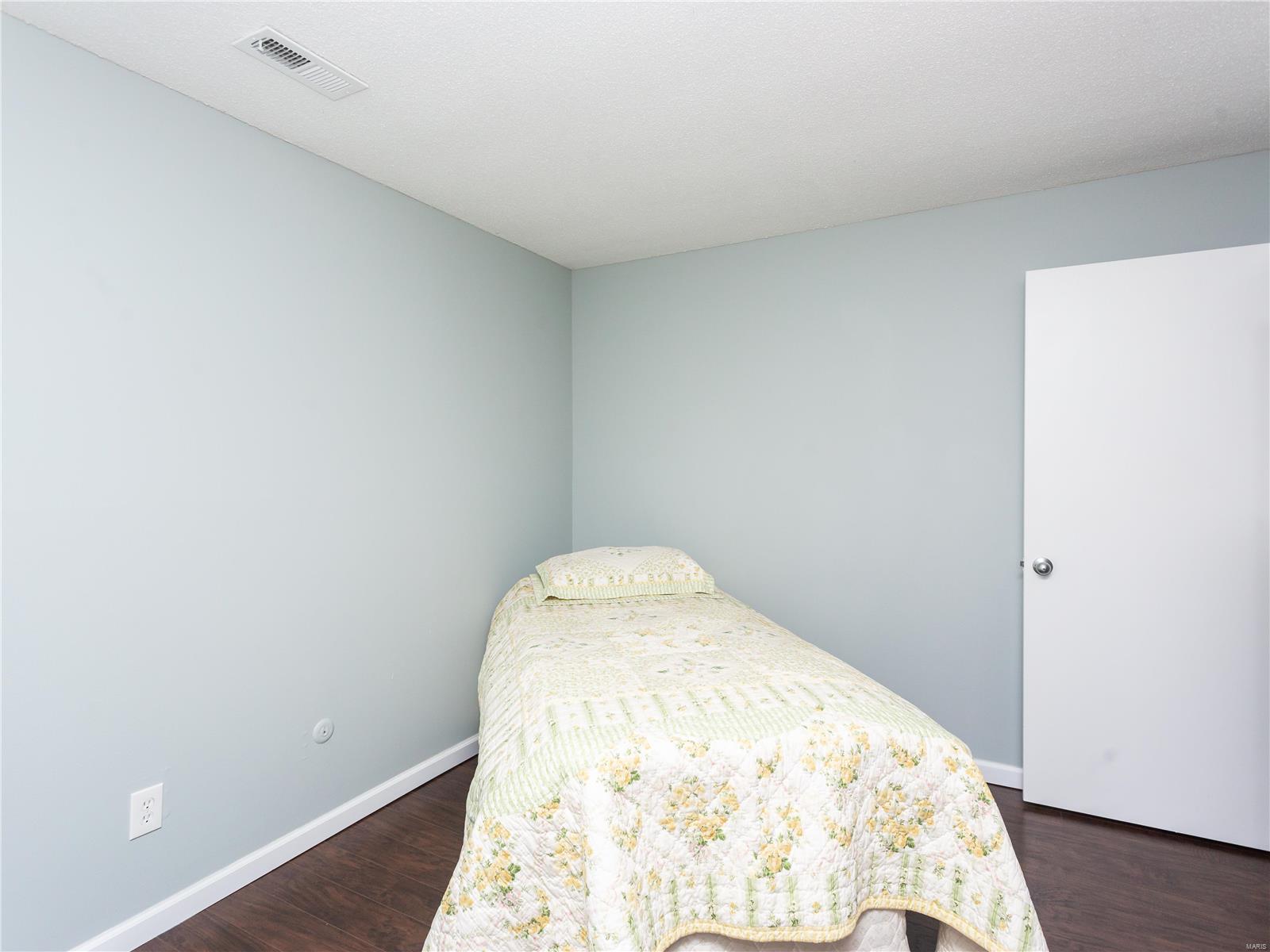 5571 Heintz Road, Unit 7 St. Louis, MO 63129 - Photo 25 of 32 Gallery Image 25