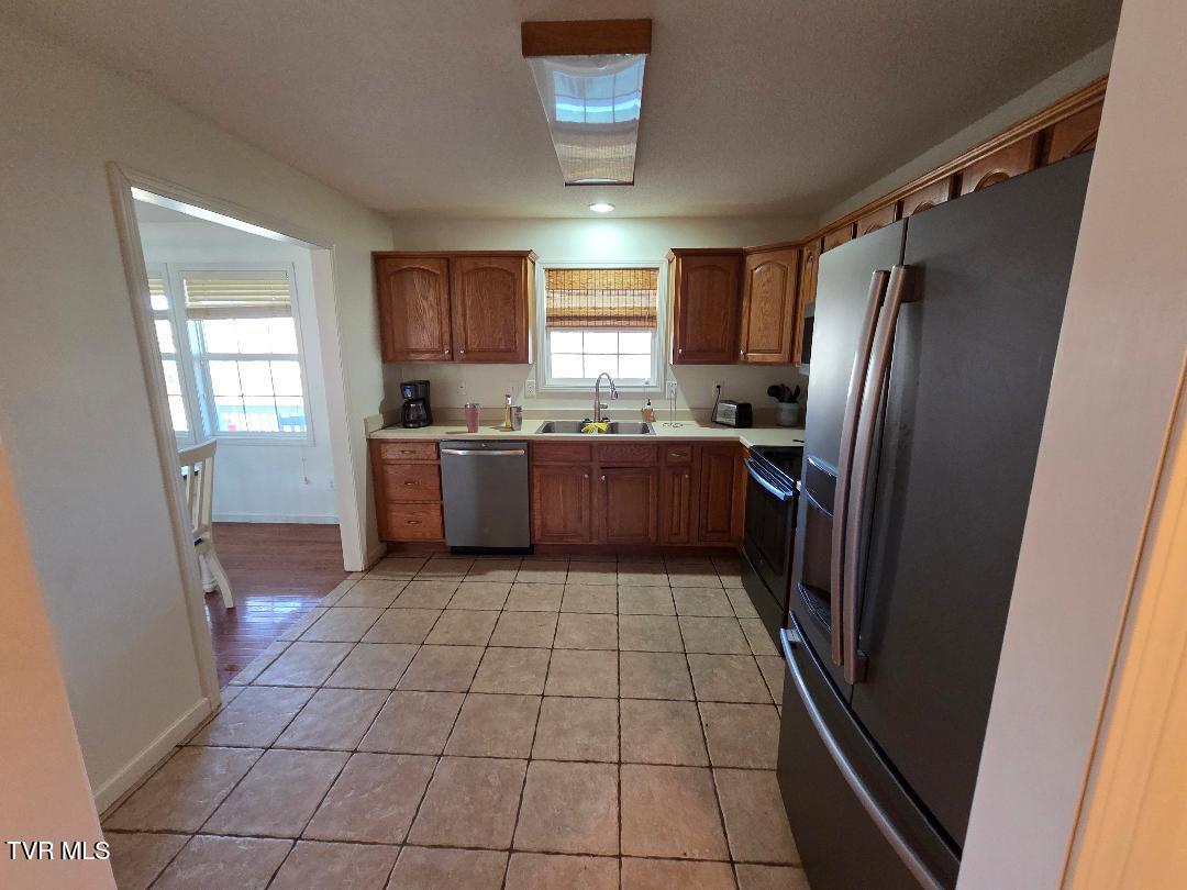 110 Sheets Hollow Road Johnson City, TN 37601 - Photo 3 of 12 sheets kitchen