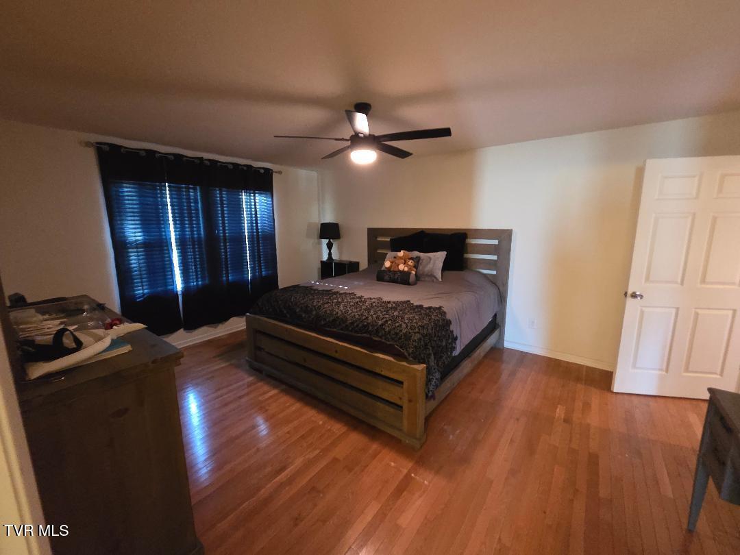 110 Sheets Hollow Road Johnson City, TN 37601 - Photo 4 of 12 sheets master br