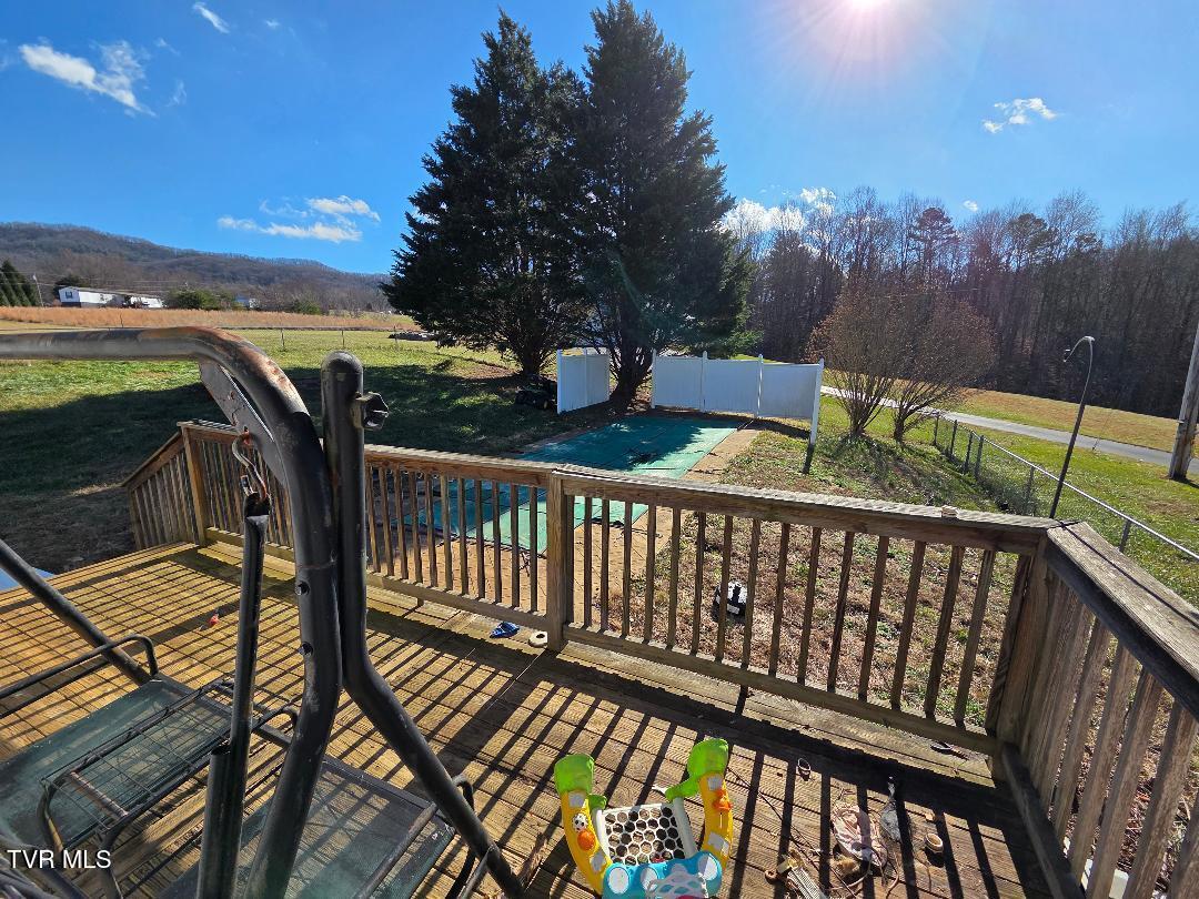 110 Sheets Hollow Road Johnson City, TN 37601 - Photo 10 of 12 sheets deck to pool