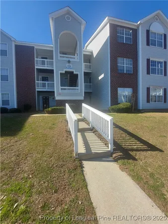 $1,300 | 300 Waterdown Drive, Unit 8, Fayetteville, NC 28314