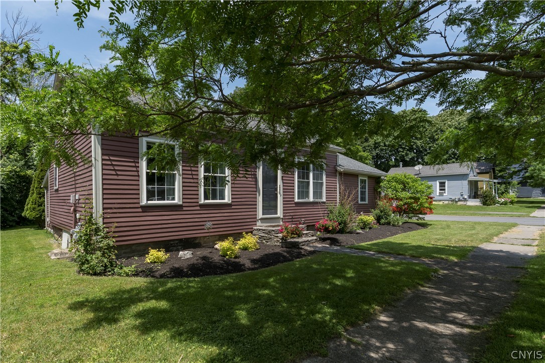 111 Monroe Street Sackets Harbor, NY 13685 - Photo 5 of 42