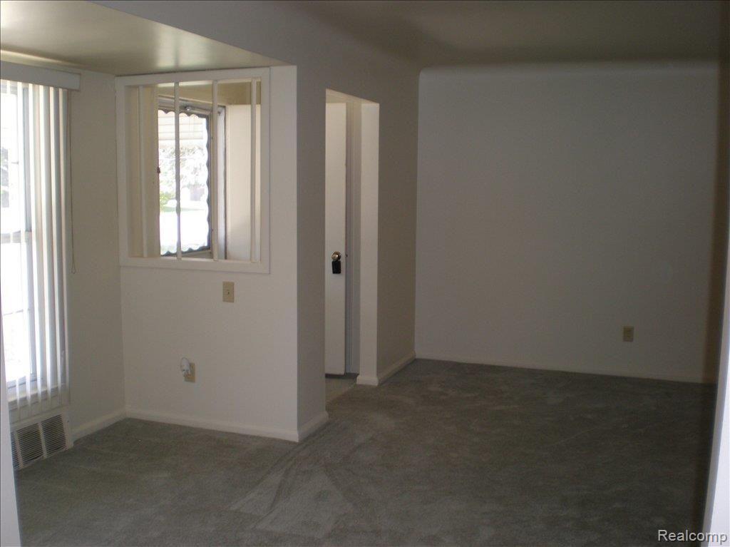 26530 Five Mile Road Redford, MI 48239 - Photo 2 of 19 Foyer Area