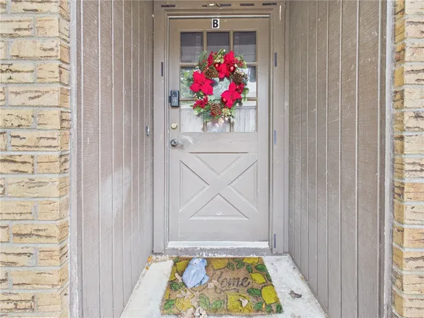 $950 | 2208 Young Place, Unit B, Bryan, TX 77807