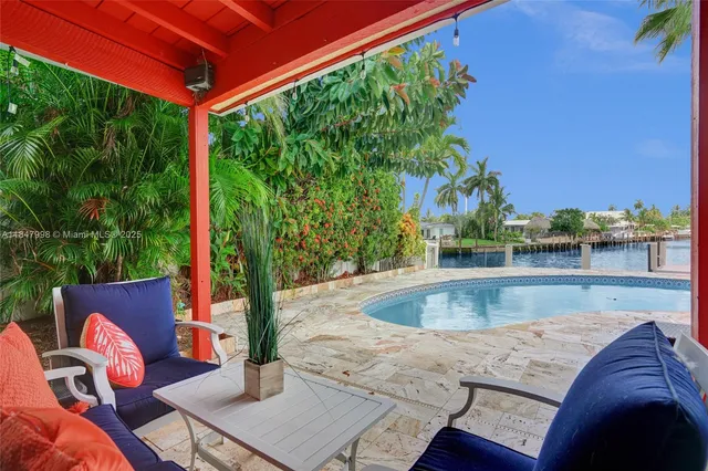 $1,250,000 | 571 Southeast 11th Street, Pompano Beach, FL 33060