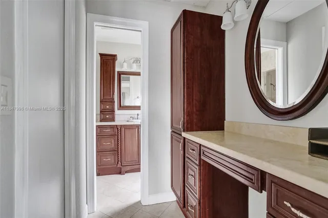 $1,250,000 | 571 Southeast 11th Street, Pompano Beach, FL 33060