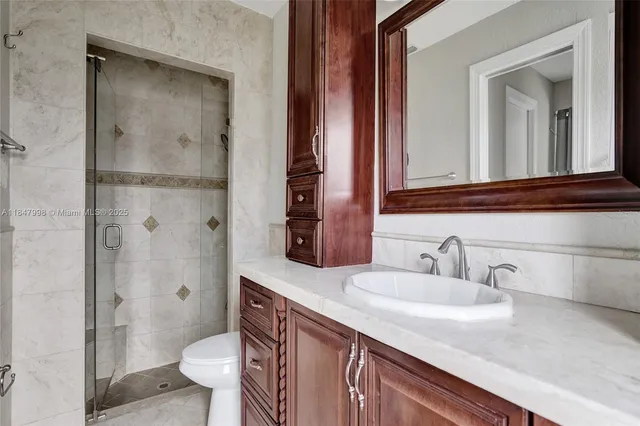 $1,250,000 | 571 Southeast 11th Street, Pompano Beach, FL 33060