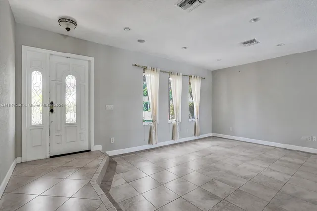 $1,250,000 | 571 Southeast 11th Street, Pompano Beach, FL 33060