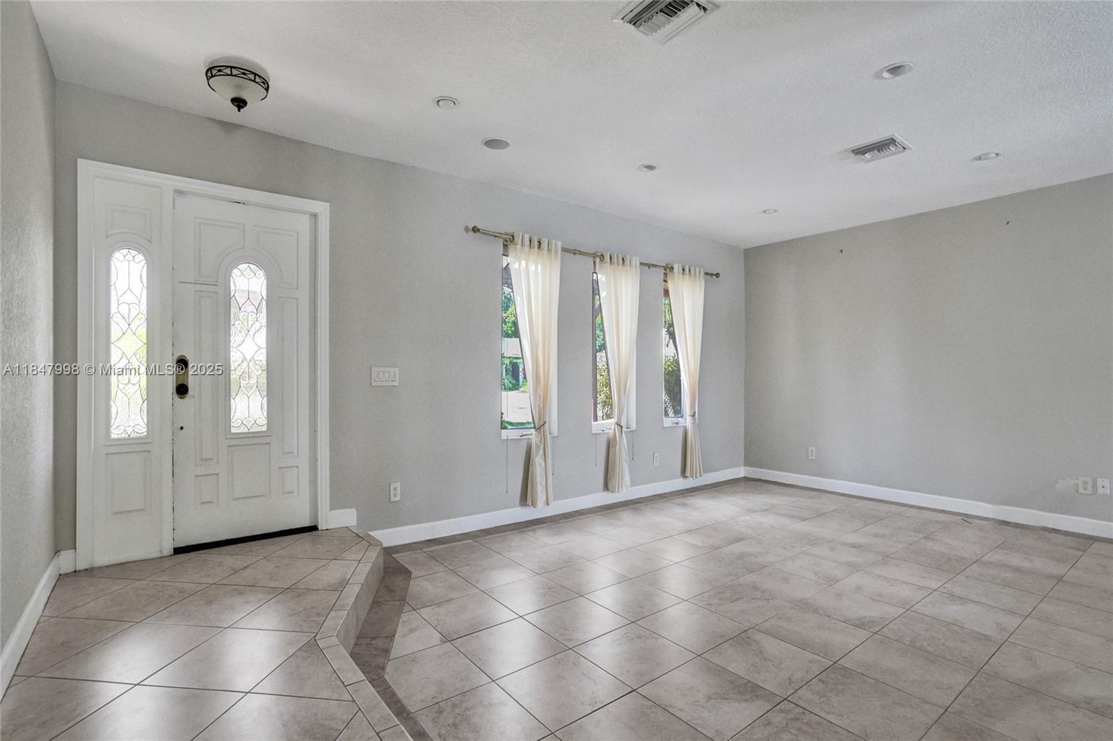 571 Southeast 11th Street Pompano Beach, FL 33060 - Photo 21 of 37