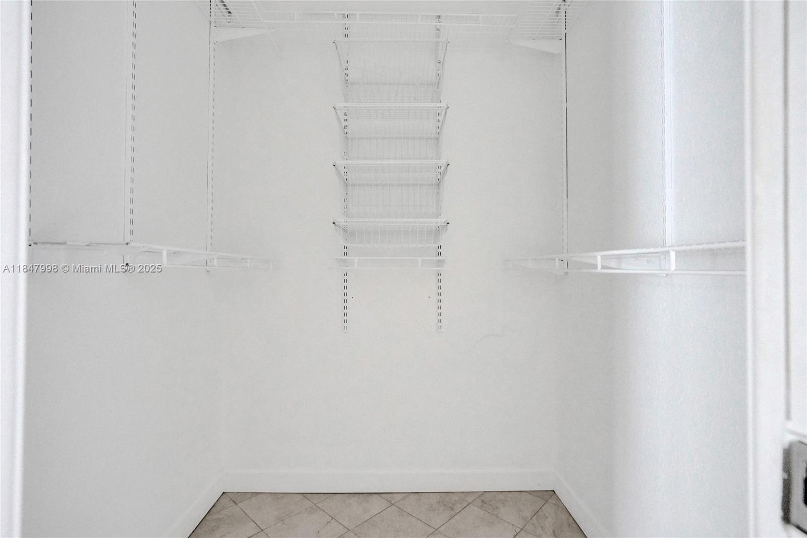 571 Southeast 11th Street Pompano Beach, FL 33060 - Photo 35 of 37