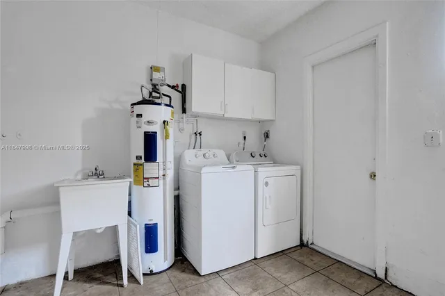 $1,250,000 | 571 Southeast 11th Street, Pompano Beach, FL 33060