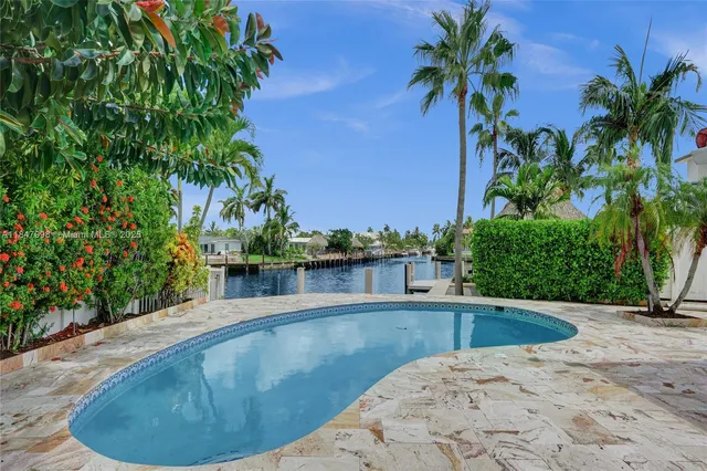 $1,250,000 | 571 Southeast 11th Street, Pompano Beach, FL 33060