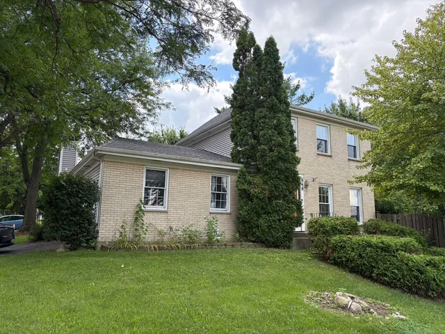 $3,250 | 848 Birchbark Trail, Carol Stream, IL 60188