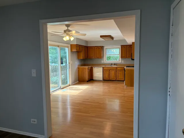 $3,250 | 848 Birchbark Trail, Carol Stream, IL 60188