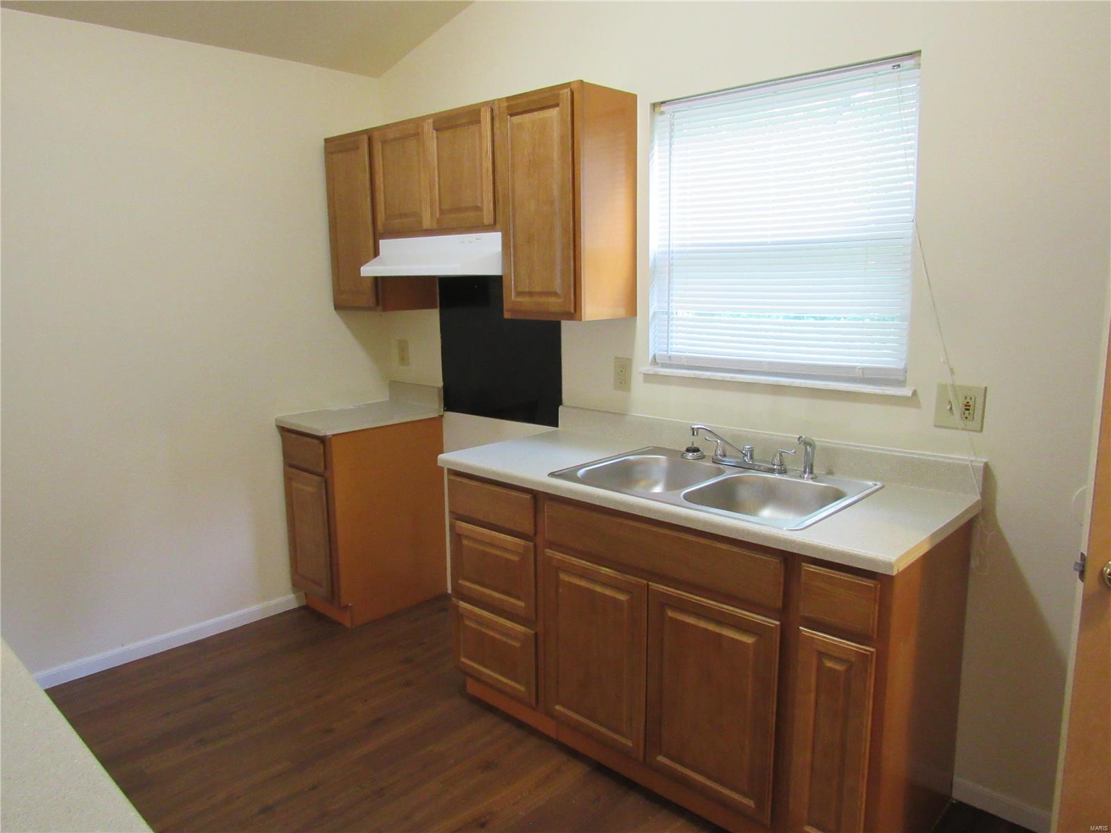 809 Silver Street Alton, IL 62002 - Photo 4 of 14 Gallery Image 4