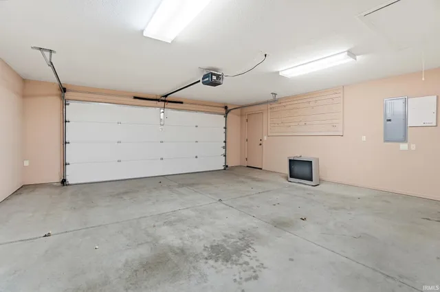 $325,000 | 1622 Tara Bella Lane, Fort Wayne, IN 46845