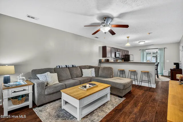 $199,900 | 404 Falls Cove, Jacksonville, NC 28546