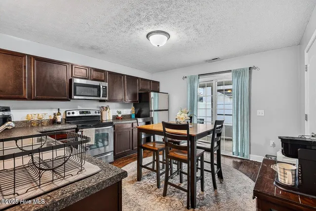 $199,900 | 404 Falls Cove, Jacksonville, NC 28546