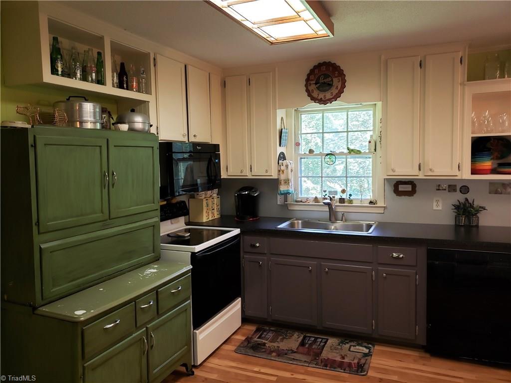 7921 Rte 2156 Walnut Cove, NC 27052 - Photo 7 of 25 Gallery Image 7