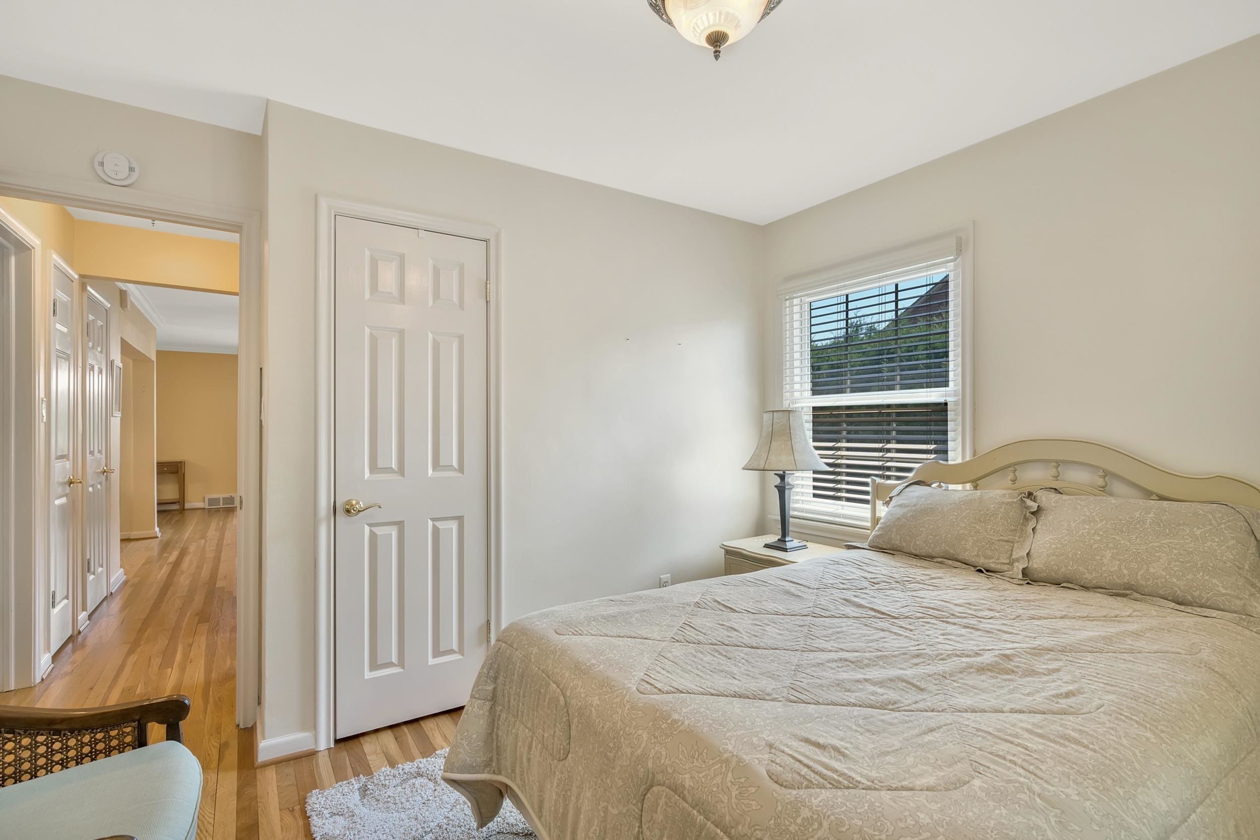 1038 Hawthorne Road Grosse Pointe, MI 48236 - Photo 48 of 61 50180839-8ac75f9d-9e9f-4a44-95c5-1bbad1133763.JPG
