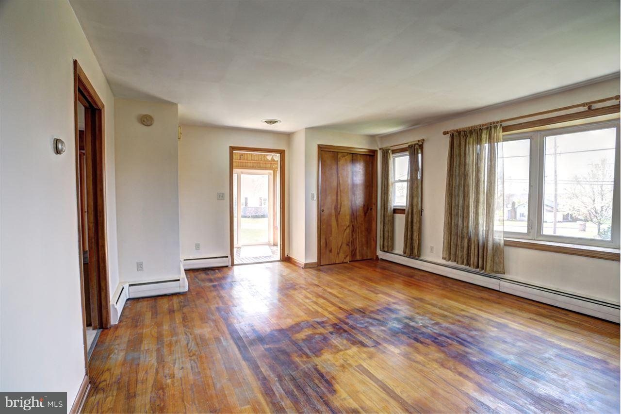 304 Oberlin Road Middletown, PA 17057 - Photo 3 of 25 Gallery Image 3