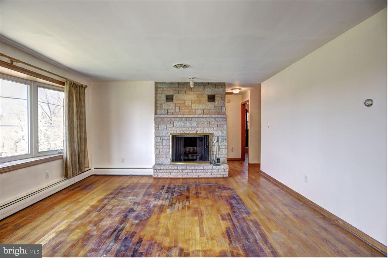 304 Oberlin Road Middletown, PA 17057 - Photo 4 of 25 Gallery Image 4