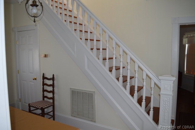 532 Main Street Reedville, VA 22539 - Photo 18 of 27 Stairway